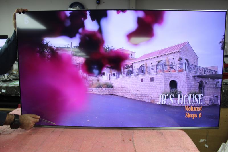 55" Samsung QE55Q6FAM 4K HDR Freeview Freesat HD Smart QLED TV